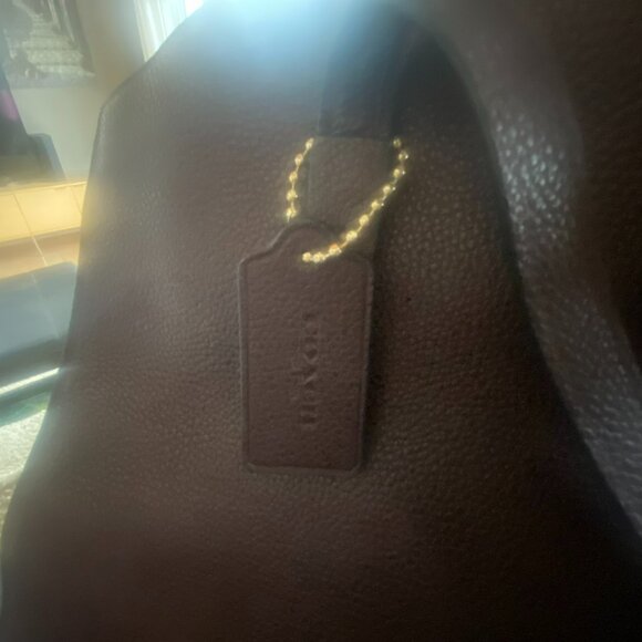 👜 Coach Turnlock Charlie Carryall – Elegant, Roomy & Timeless! 👜 - Picture 7 of 11